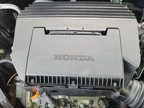 Certified 2025 Honda Pilot Black Edition image 16