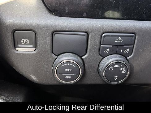 Used 2022 Chevrolet Silverado 1500 LT image 25