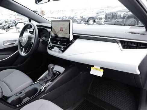 Certified 2025 Toyota Corolla SE w/ SE Premium Package image 28