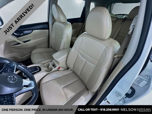 Certified 2019 Nissan Rogue SL w/ Premium Package FWD image 22