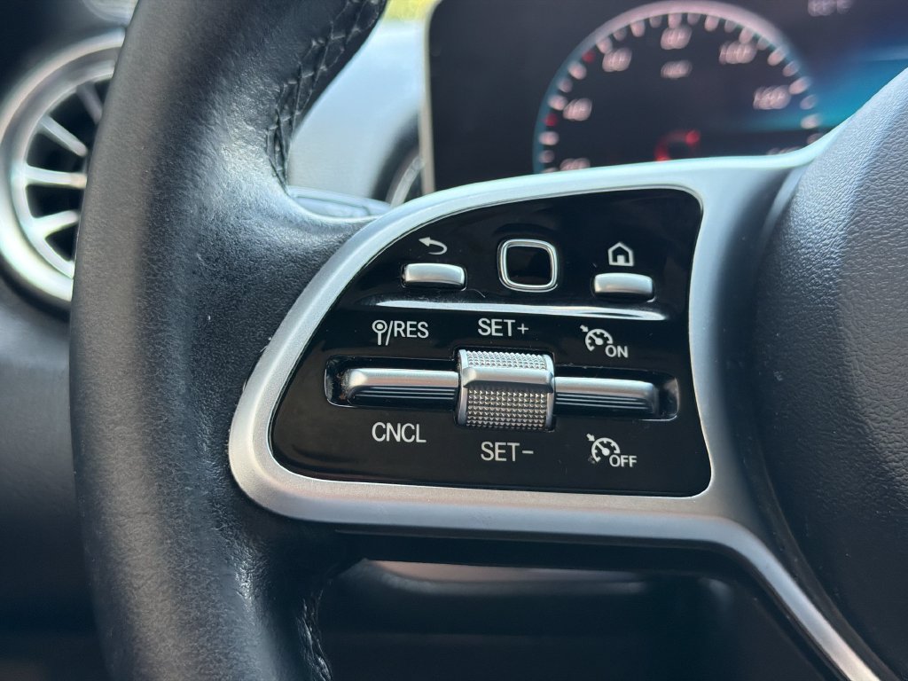 Used 2021 Mercedes-Benz GLB 250 4MATIC image 27