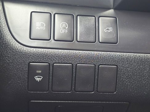 Used 2017 Toyota Highlander XLE AWD/4WD image 40