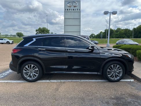 Certified 2025 INFINITI QX50 Luxe AWD/4WD image 3