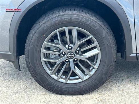 Used 2024 Nissan Rogue S FWD image 4