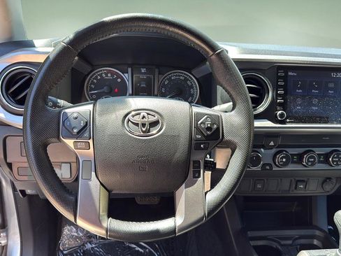 Certified 2022 Toyota Tacoma SR5 w/ SR5 Appearance Package (SM) AWD/4WD image 17