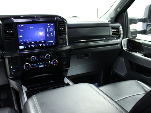 Used 2025 Ford F250 Lariat w/ Black Appearance Package AWD/4WD image 19