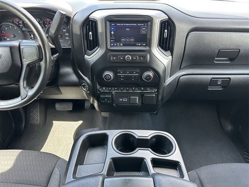 Used 2024 Chevrolet Silverado 2500 Custom w/ Custom Value Package image 12