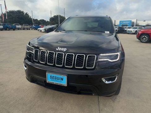 Used 2021 Jeep Grand Cherokee Laredo RWD image 3