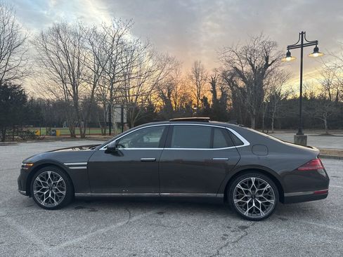Used 2024 Genesis G90 3.5T image 4
