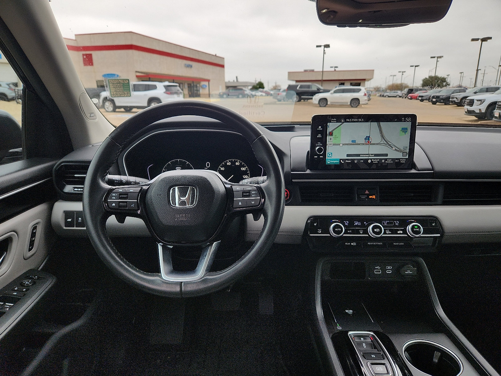 Used 2025 Honda Pilot Touring image 13