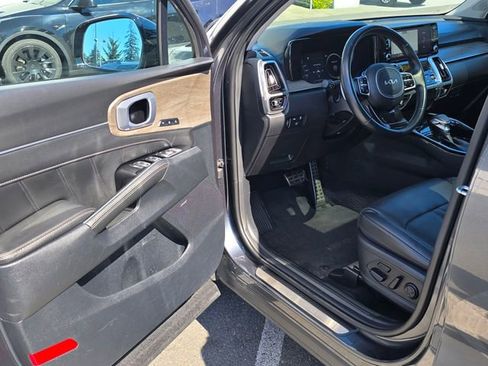Certified 2023 Kia Sorento SX Prestige AWD/4WD image 23