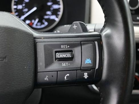 Used 2025 Nissan Rogue SV AWD/4WD image 16