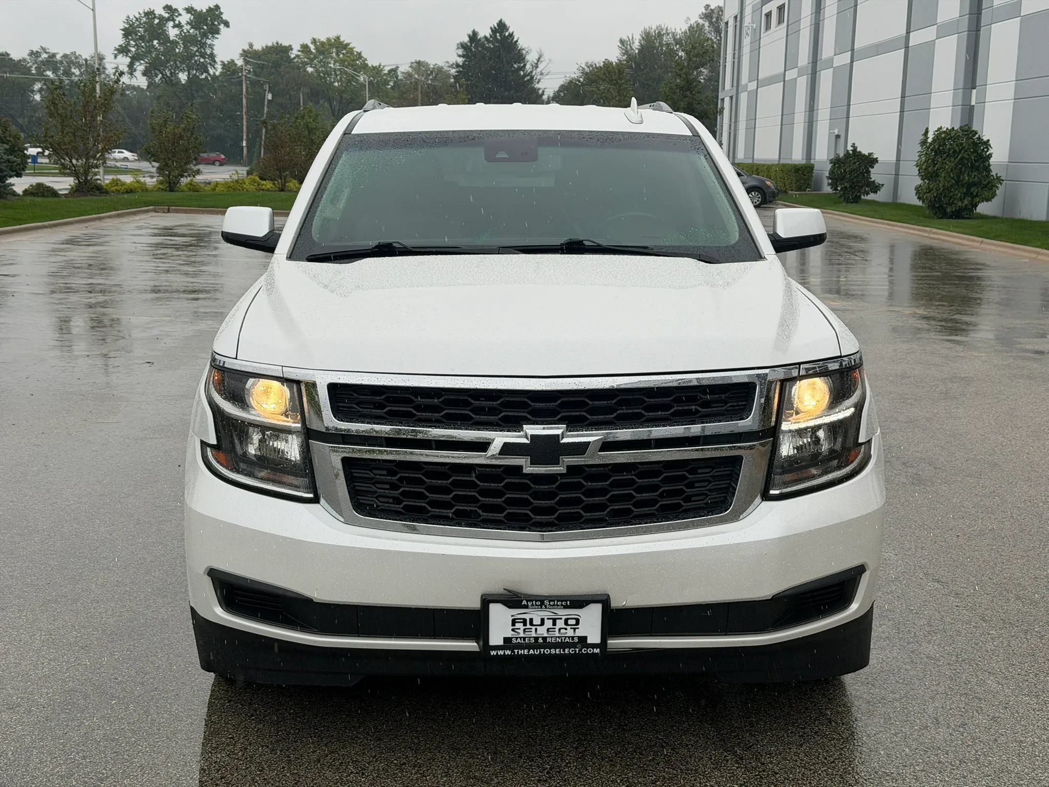 Used 2018 Chevrolet Suburban LT AWD/4WD image 2