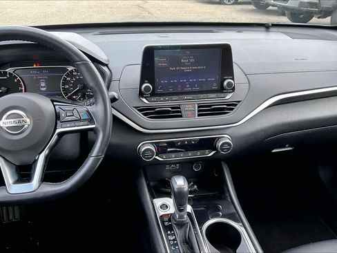 Used 2020 Nissan Altima 2.5 SV image 7