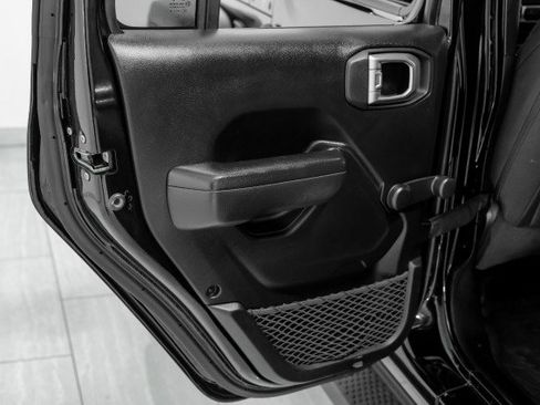 Used 2022 Jeep Wrangler Unlimited Sport image 38