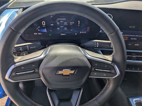 Used 2025 Chevrolet Equinox EV LT w/ Convenience Package image 14