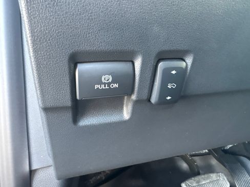 Used 2023 Ford F250 Platinum w/ FX4 Off-Road Package AWD/4WD image 16