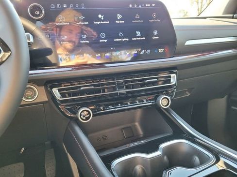 New 2026 Chevrolet Traverse RS image 23