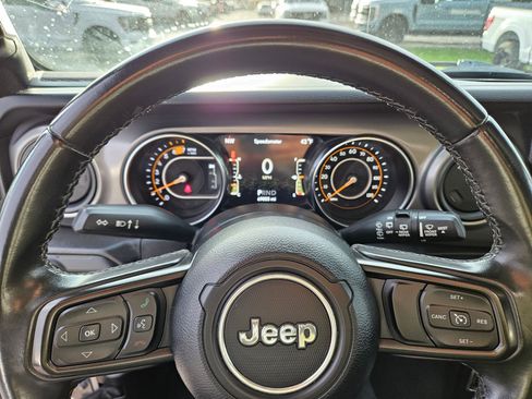 Used 2021 Jeep Wrangler Unlimited Sport image 22