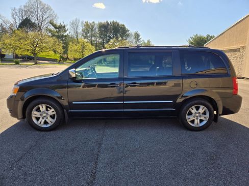Used 2008 Dodge Grand Caravan SXT image 4