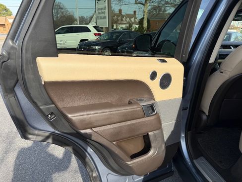 Used 2018 Land Rover Range Rover Sport HSE image 31