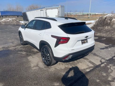 New 2026 Chevrolet Trax RS w/ Sunroof Package image 5
