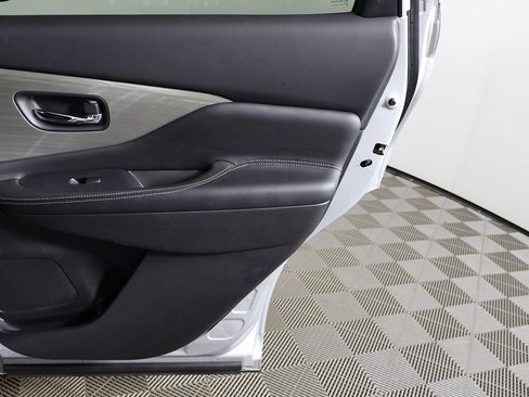 Used 2018 Nissan Murano S image 20