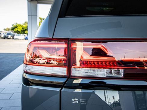 New 2026 Volkswagen Atlas Peak Edition image 14