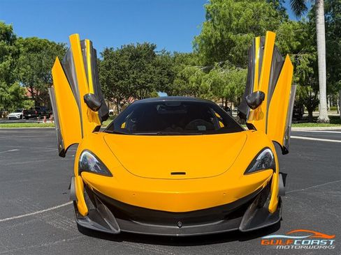 Used 2019 McLaren 600LT RWD image 8