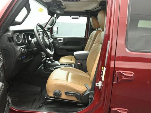 Used 2021 Jeep Wrangler Unlimited Sahara w/ Cold Weather Group AWD/4WD image 12