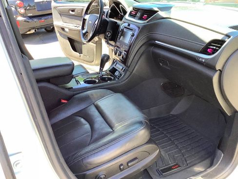 Used 2015 Chevrolet Traverse LTZ AWD/4WD image 44