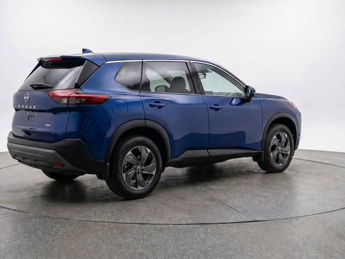 Used 2025 Nissan Rogue SV AWD/4WD image 9