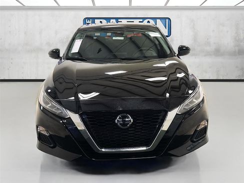 Used 2022 Nissan Altima 2.5 SV w/ SV Premium Package image 2