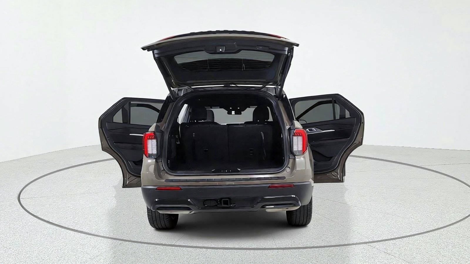 Used 2026 Ford Explorer ST-Line w/ ST-Line Street Pack AWD/4WD image 13