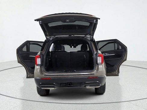 Used 2026 Ford Explorer ST-Line w/ ST-Line Street Pack AWD/4WD image 13