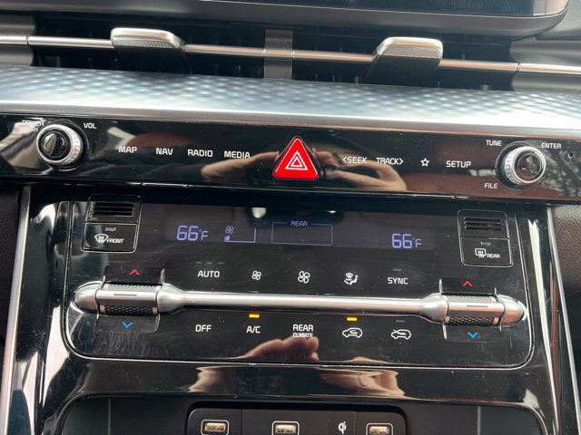 Certified 2024 Kia Carnival SX Prestige FWD image 22