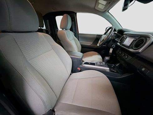 Used 2018 Toyota Tacoma SR5 AWD/4WD image 26