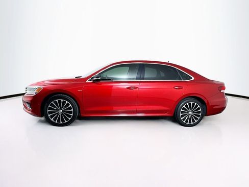 Used 2022 Volkswagen Passat 2.0T image 6