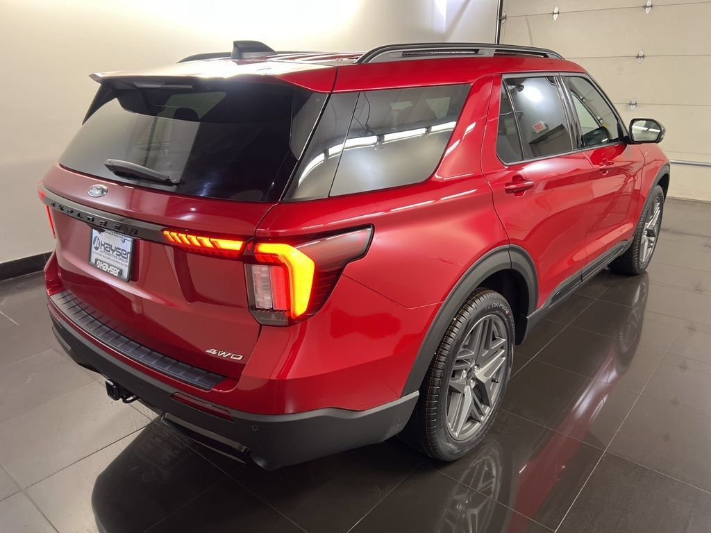New 2026 Ford Explorer ST-Line w/ ST-Line Street Pack AWD/4WD image 7