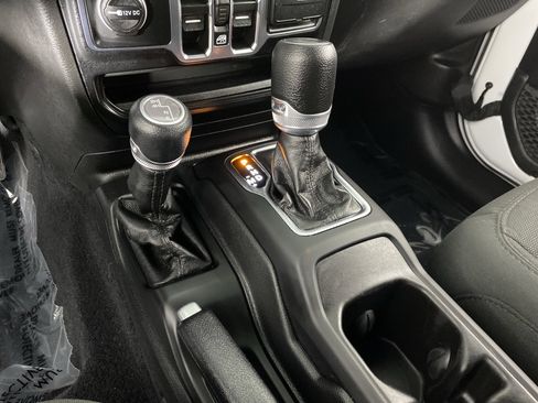 Used 2023 Jeep Wrangler Sport S w/ Sun And Sound Package image 34