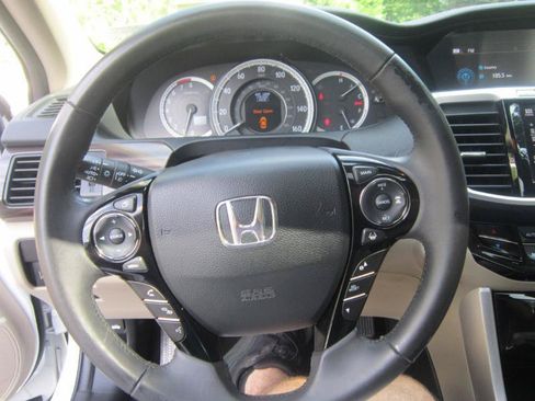 Used 2017 Honda Accord EX-L image 14
