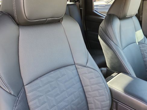 Used 2025 Toyota Tacoma TRD Off-Road w/ TRD Off Road Premium Package image 15