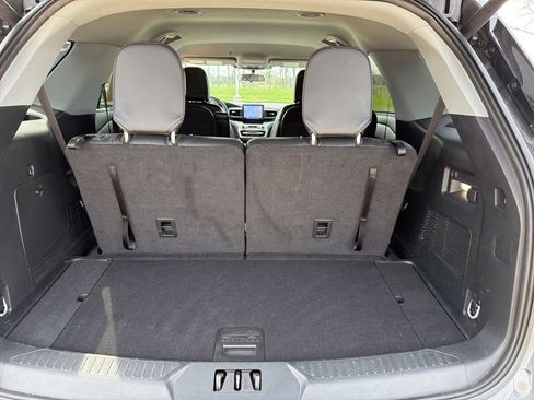 Used 2023 Ford Explorer XLT w/ Equipment Group 202A image 23