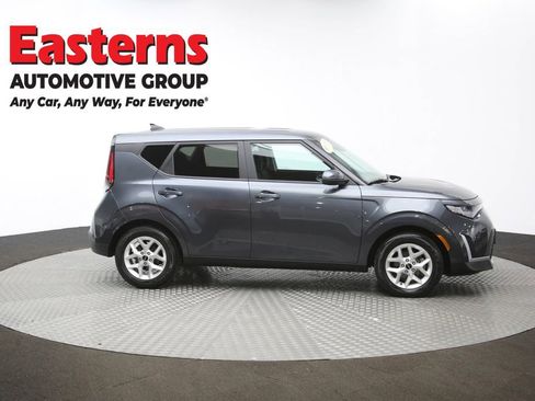 Used 2023 Kia Soul LX w/ LX Technology Package FWD image 45
