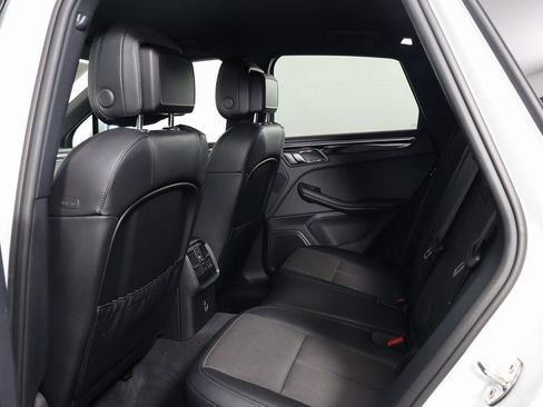 Used 2024 Porsche Macan AWD/4WD image 11
