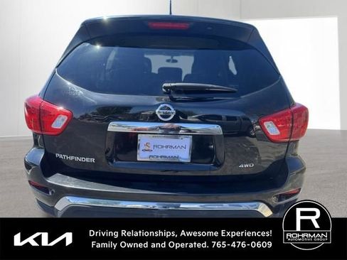 Used 2017 Nissan Pathfinder S image 3