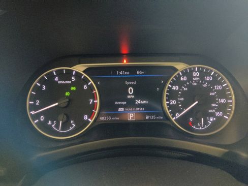 Used 2023 Nissan Sentra SR w/ SR Premium Package FWD image 23