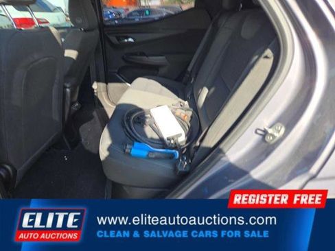 Used 2022 Chevrolet Bolt EUV LT image 12
