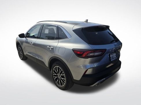 Used 2023 Ford Escape SE image 7