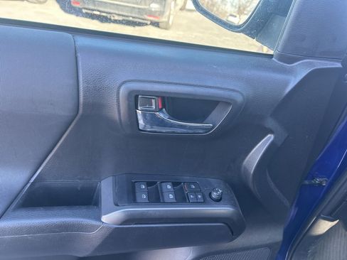 Used 2023 Toyota Tacoma TRD Sport image 22